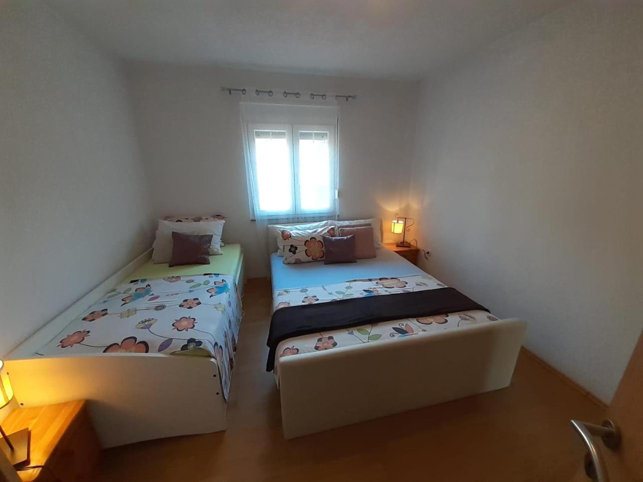 Apartments With A Parking Space Vodice - 13973 Phòng bức ảnh